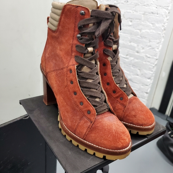 Woman boots - Picture 1 of 10